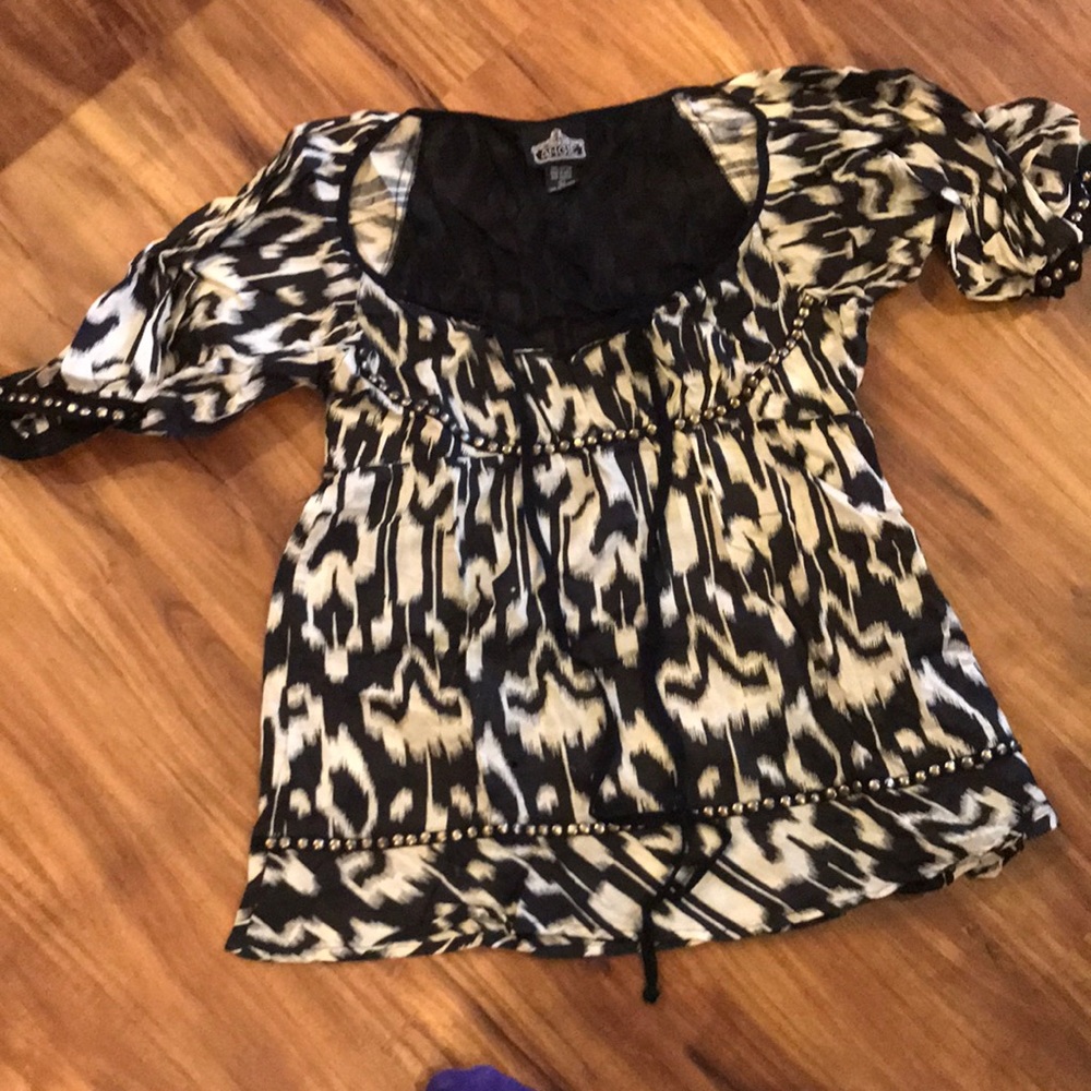 100% cotton black and cream patterned top